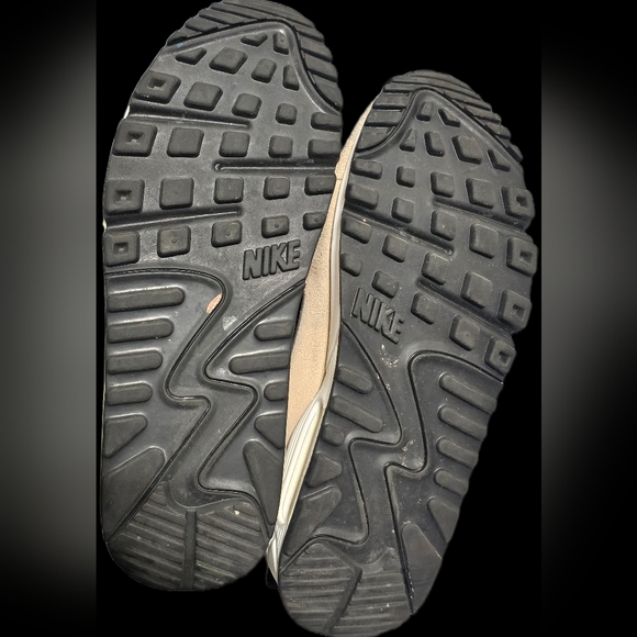 Nike Air Max 90 Futura Women's Shoes - Picture 8 of 10